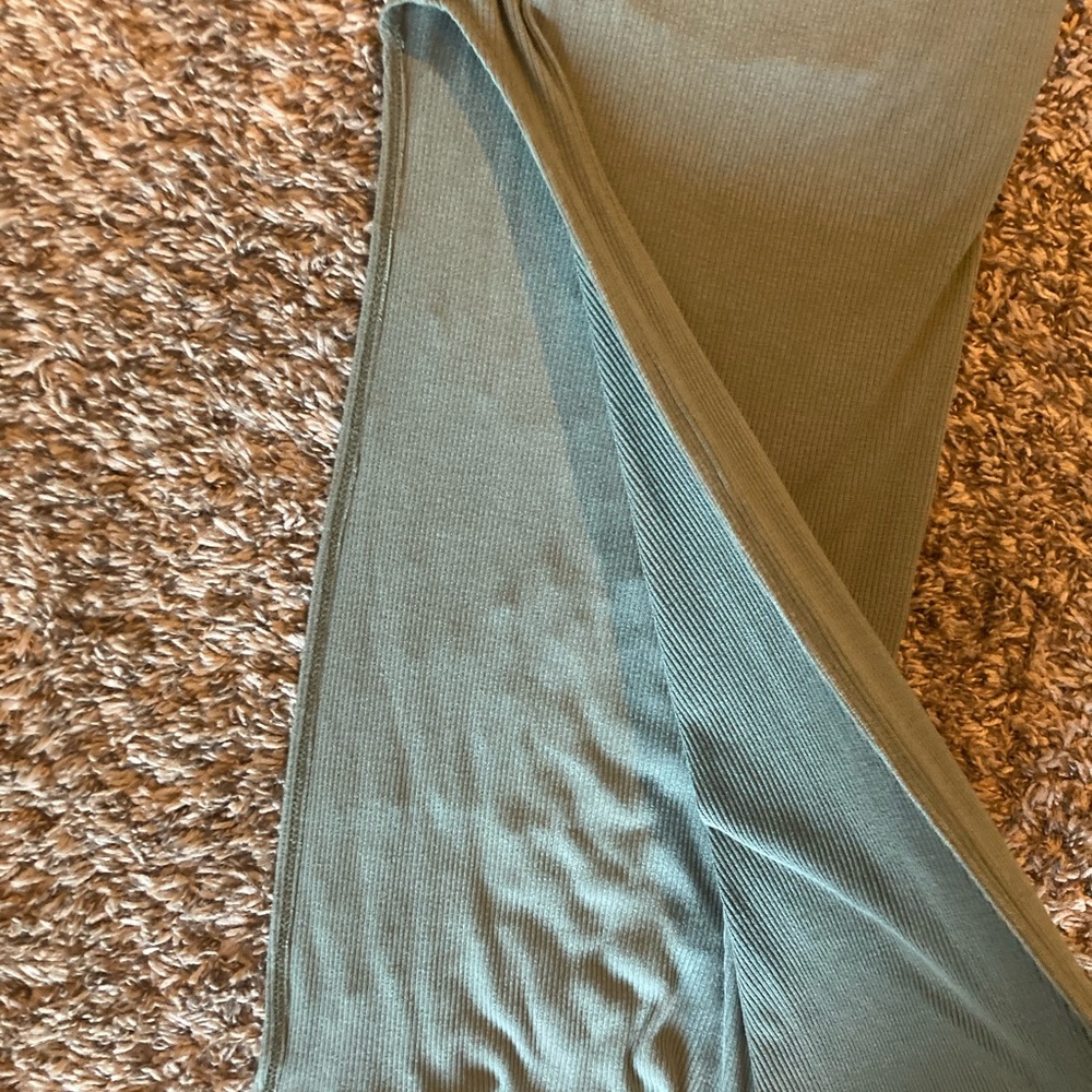 Windsor ruined tight body con midi dress with a high slit - Picture 4 of 8